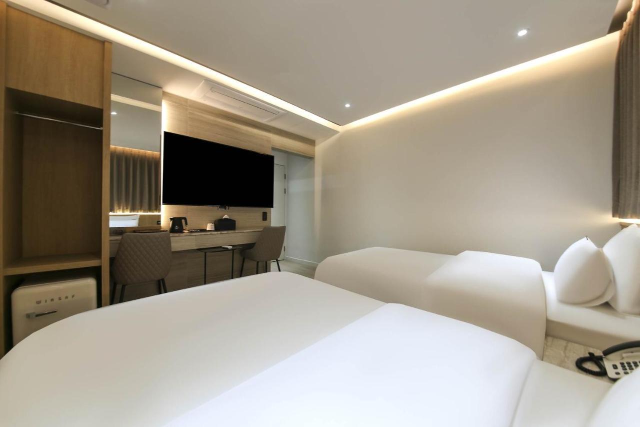 Brown Dot Hotel Pyeonghwa Plaza Mokpo Extérieur photo