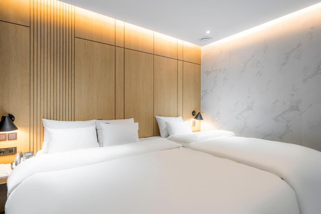 Brown Dot Hotel Pyeonghwa Plaza Mokpo Extérieur photo