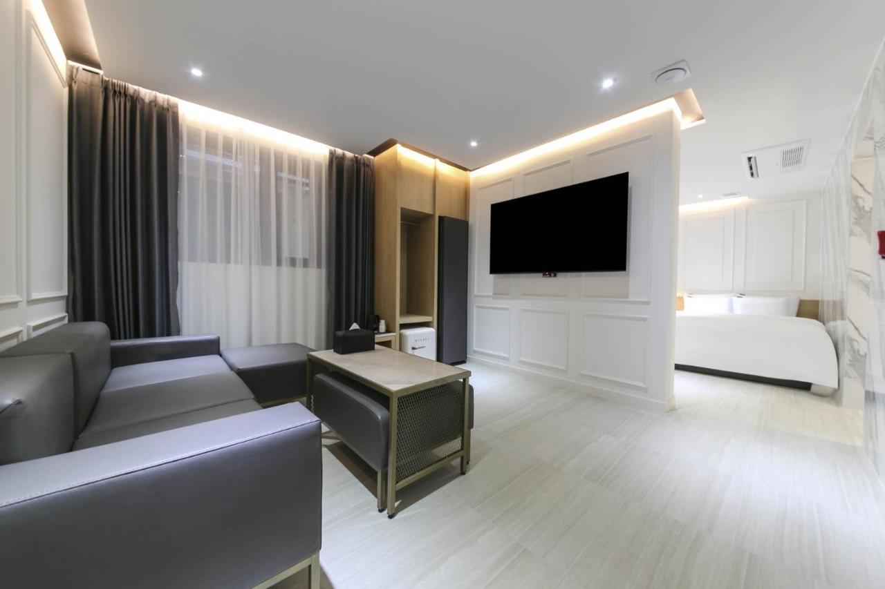 Brown Dot Hotel Pyeonghwa Plaza Mokpo Extérieur photo