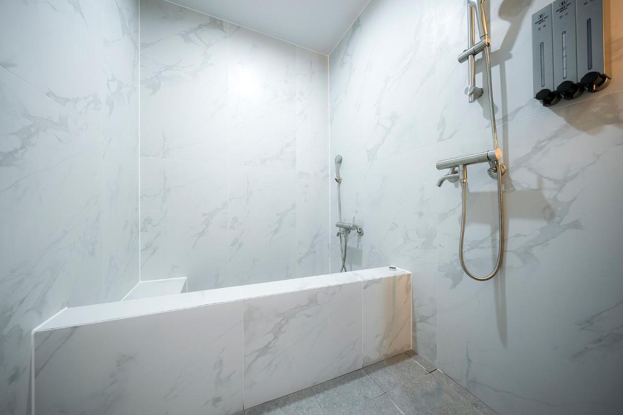 Brown Dot Hotel Pyeonghwa Plaza Mokpo Extérieur photo