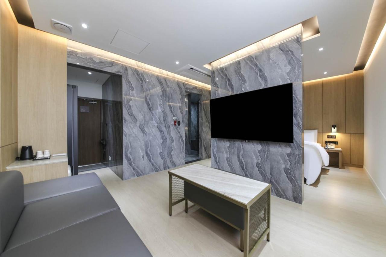 Brown Dot Hotel Pyeonghwa Plaza Mokpo Extérieur photo