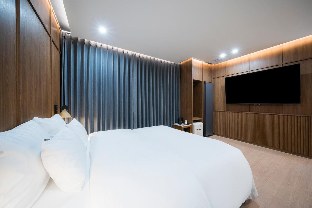 Brown Dot Hotel Pyeonghwa Plaza Mokpo Extérieur photo