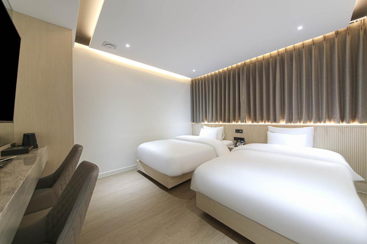 Brown Dot Hotel Pyeonghwa Plaza Mokpo Extérieur photo
