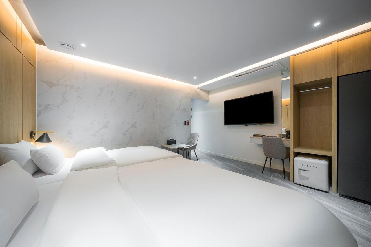 Brown Dot Hotel Pyeonghwa Plaza Mokpo Extérieur photo