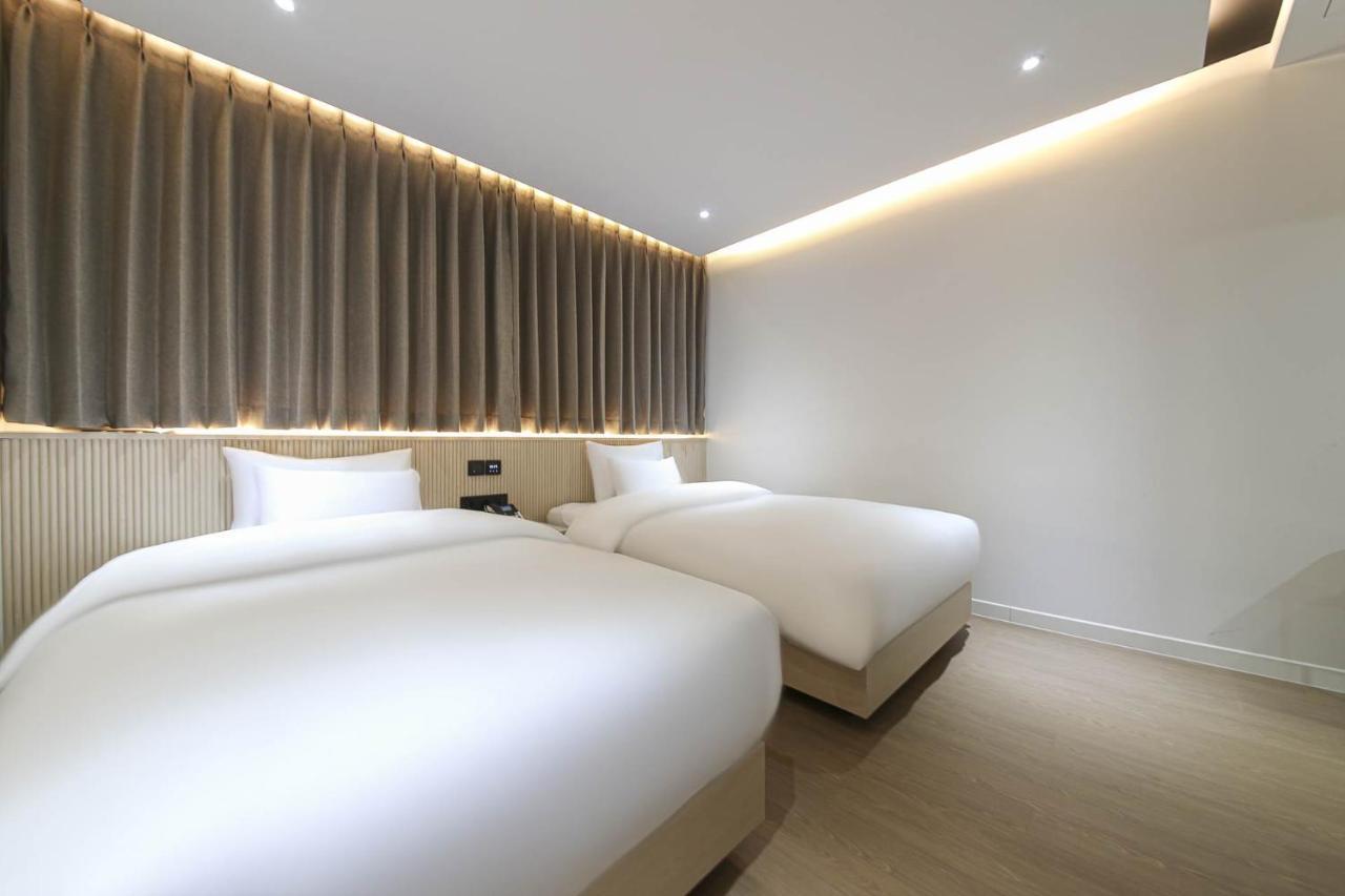Brown Dot Hotel Pyeonghwa Plaza Mokpo Extérieur photo