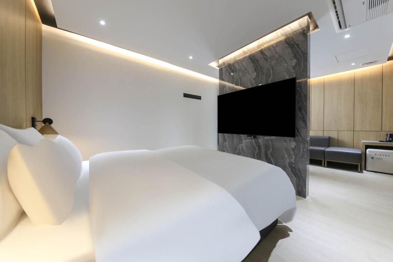 Brown Dot Hotel Pyeonghwa Plaza Mokpo Extérieur photo