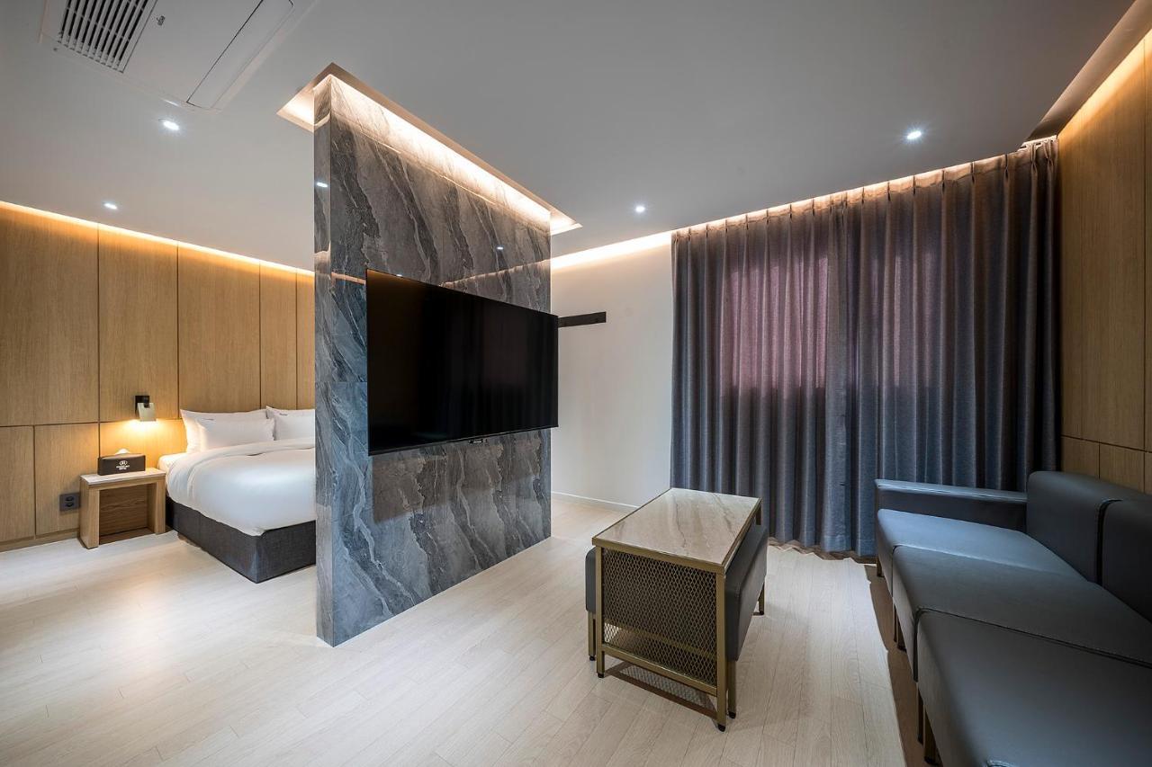 Brown Dot Hotel Pyeonghwa Plaza Mokpo Extérieur photo