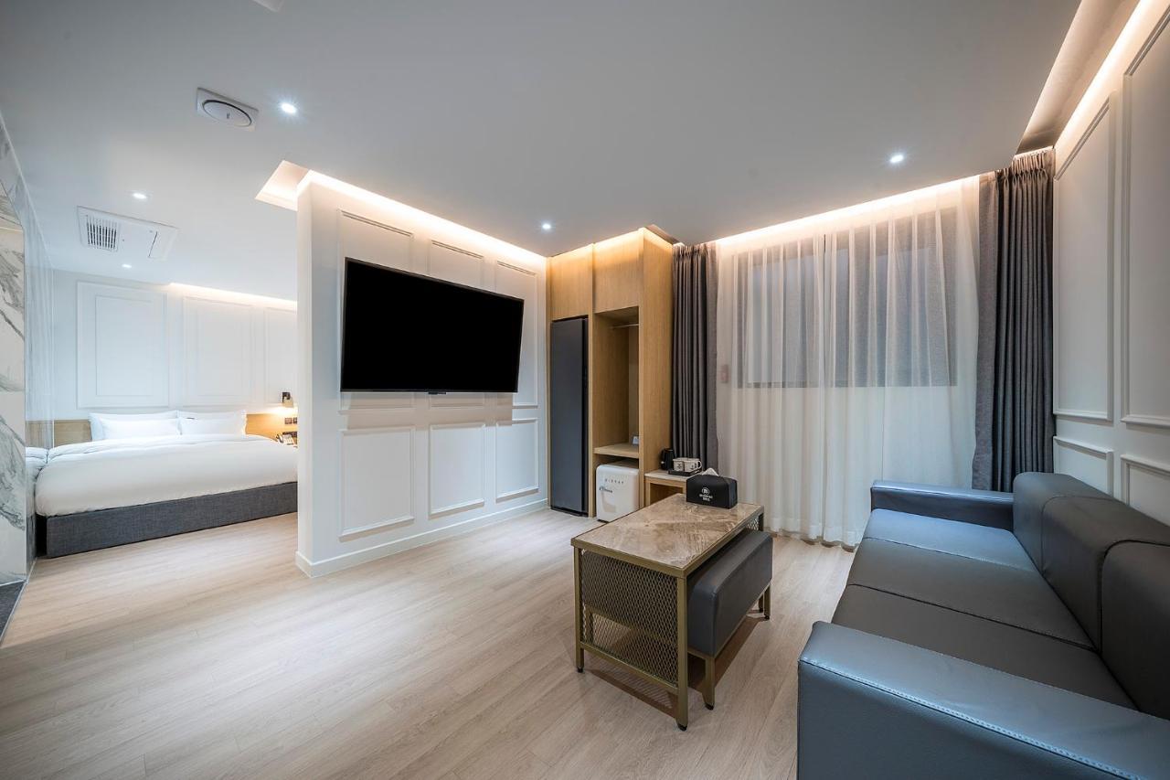 Brown Dot Hotel Pyeonghwa Plaza Mokpo Extérieur photo
