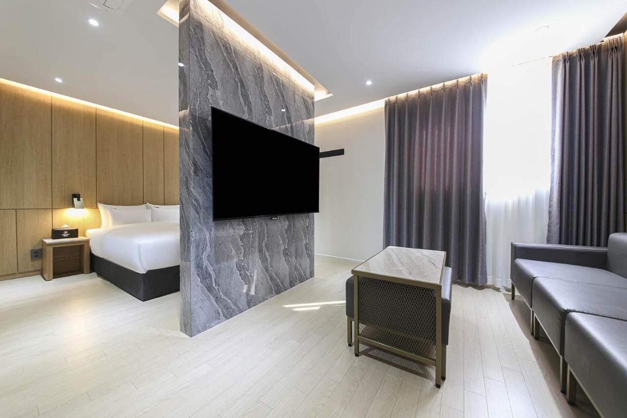 Brown Dot Hotel Pyeonghwa Plaza Mokpo Extérieur photo