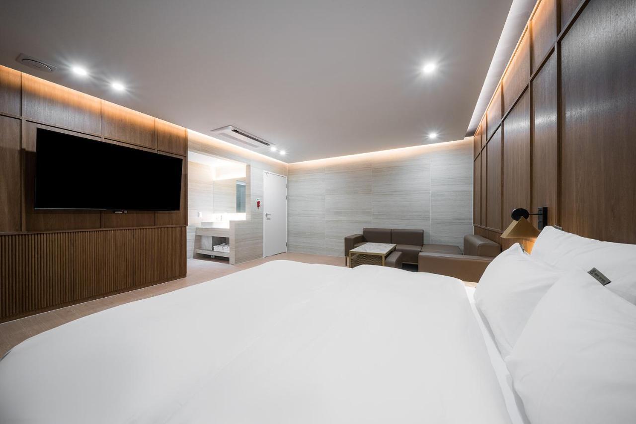 Brown Dot Hotel Pyeonghwa Plaza Mokpo Extérieur photo
